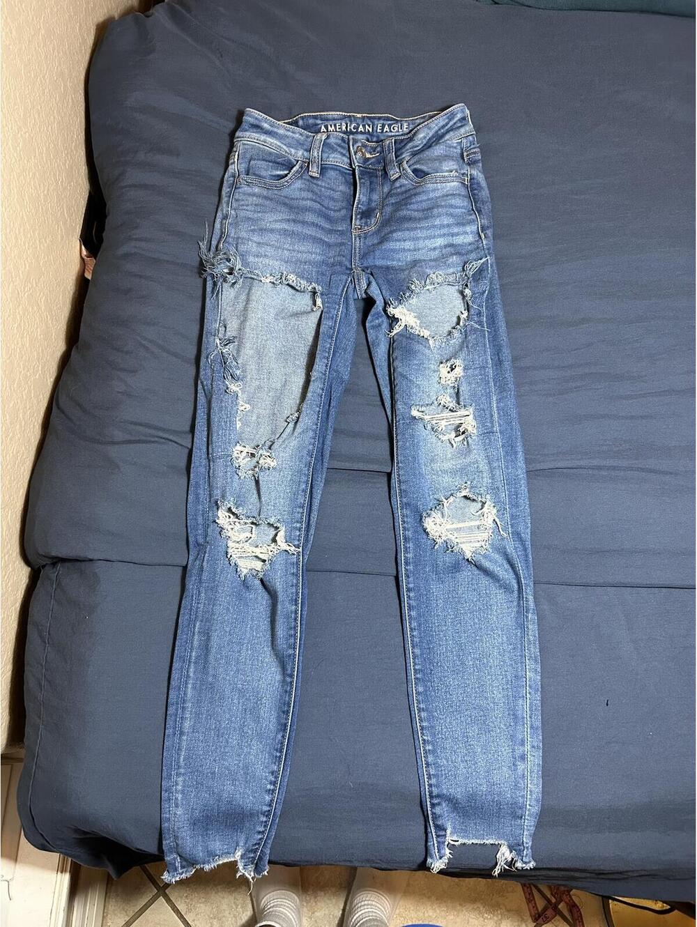 American Eagle Next Level Stretch Distressed Skinny Jeans Short Size 000